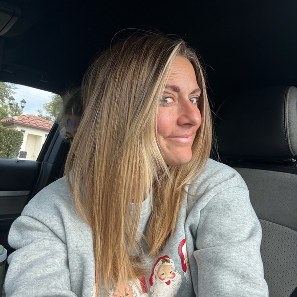 Poshmark profile picture for @carts